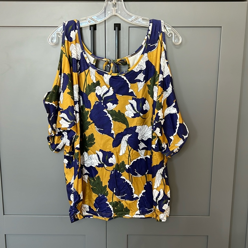 NWT{Yonis}Sz L/12 Gold/purple /Wht Cold Soulder Short Sleeve top w/Back Tie